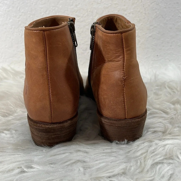 Frye Carson Piping Cognac DISTRESSED LEATHER Ankle Bootie Heel Side Zip Size 7.5 - Picture 4 of 13